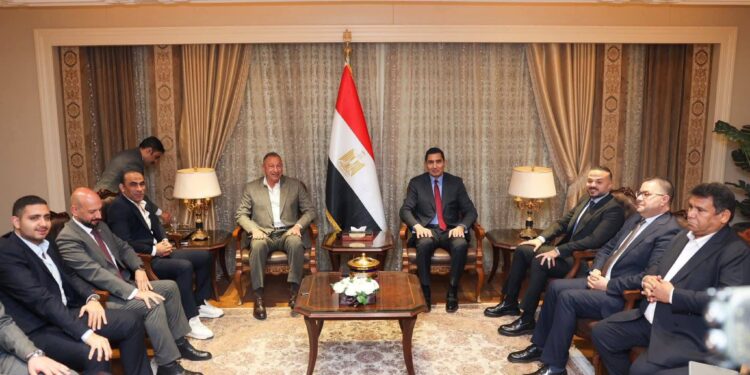 وزير الشباب والرياضة يستقبل مجلس إدارة "الأهلي" بمقر الوزارة الجديد