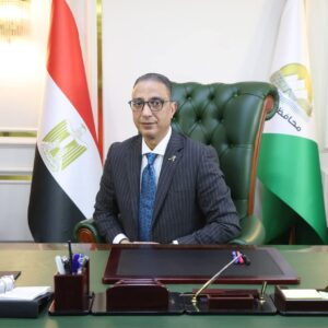 الدنيا مقلوبة عليه.. ماذا فعل محافظ الجيزة الجديد في سوهاج والفيوم؟