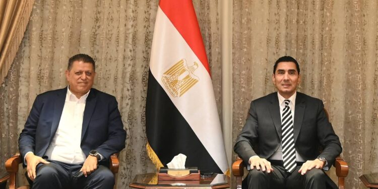 وزير الشباب والرياضة يستقبل اتحاد كرة اليد ويؤكد استمرار دعم أبطال اللعبة