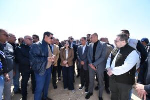 وزيرة الإسكان تتفقد أعمال المرافق بمنطقة الرابية في مدينة الشروق وتؤكد الالتزام بالجداول الزمنية