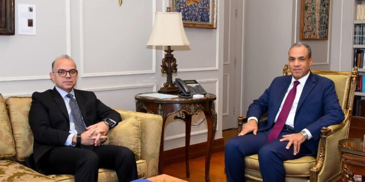 وزيرا الخارجية والاستثمار يبحثان آليات تنسيق الجهود لجذب الاستثمارات الأجنبية ودعم مستهدفات التنمية