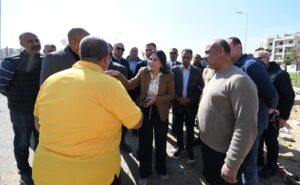 وزيرة الإسكان تستجيب فوراً لمطالب المواطنين بجولة مدينة الشروق