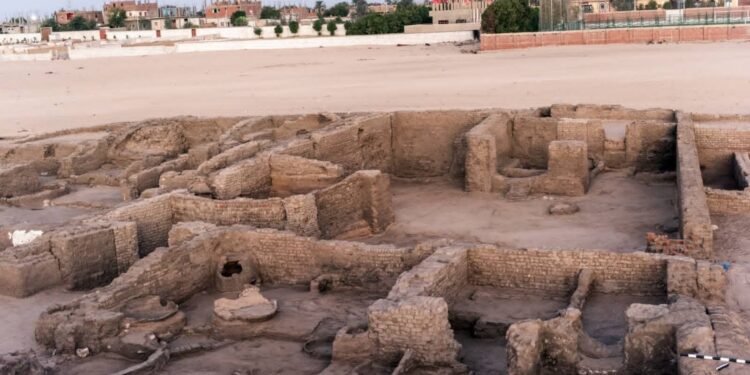 الكشف عن مدينة سكنية أثرية لفترة حكم شيخ العرب همام