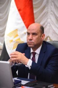 وزارة العمل تشكّل لجنة متابعة مركزية لدعم العمال المصريين بالخارج