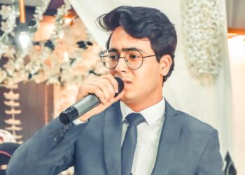“إمام” منشد أزهري بصوت دافيء وحنجرة ذهبية