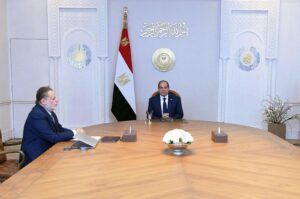 الرئيس السيسي يجتمع مع محافظ البنك المركزي