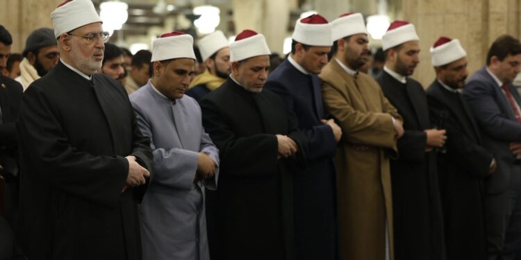 الجامع الأزهر يواصل ليالي التراويح بحضور آلاف المصلين