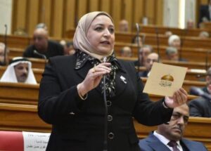 النائبة سحر عتمان تتقدم بطلب إحاطة بشأن التكدس المروري بمداخل مشتول السوق وبلبيس وتطالب بطرق بديلة عاجلة   