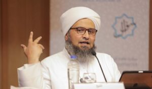 علي الجفري يحذر من تسييس الدين ويؤكد الحرب صراع نفوذ لا علاقة له بالإسلام