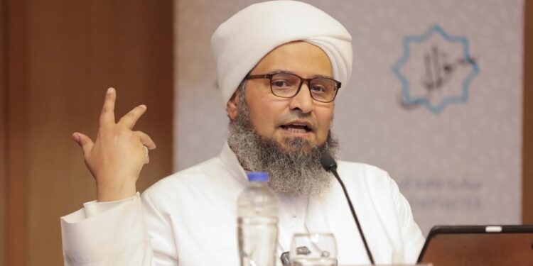 علي الجفري يحذر من تسييس الدين ويؤكد الحرب صراع نفوذ لا علاقة له بالإسلام