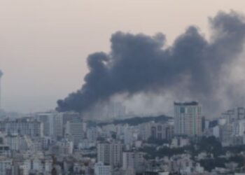 رشقات صـاروخية إيرانية جديدة على إسرائيل وصفارات الإنذار تدوي في مناطق واسعة