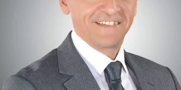 عمرو لاشين يستقبل مرجريت صاروفيم لبحث تعزيز الحماية الاجتماعية في أسوان