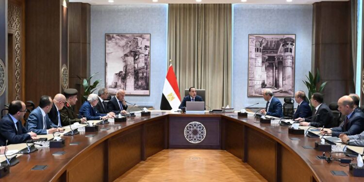 الدكتور مصطفى مدبولي يتابع الموقف التنفيذي لتشغيل وتطوير مطار العلمين الدولي   