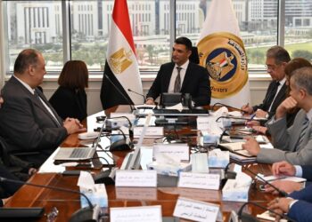 المهندس خالد هاشم يبحث مع جنرال موتورز خططها التوسعية لتعزيز صناعة السيارات في مصر