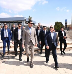 وزير الشباب ومحافظ الإسماعيلية يتفقدان مركز التنمية والشباب بالشيخ زايد والصالة المغطاة
