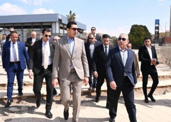 وزير الشباب ومحافظ الإسماعيلية يتفقدان مركز التنمية والشباب بالشيخ زايد والصالة المغطاة