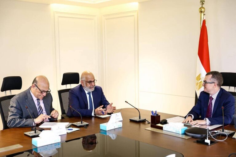 وزير التخطيط يبحث مع البنك الدولي تعميق الشراكة ودعم برامج التنمية المحلية
