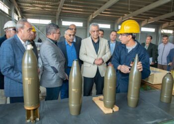 وزير الدولة للإنتاج الحربي: صرف مكافآت ودراسة مقترحات تطوير خطوط الإنتاج خلال جولة مفاجئة بشركات حلوان