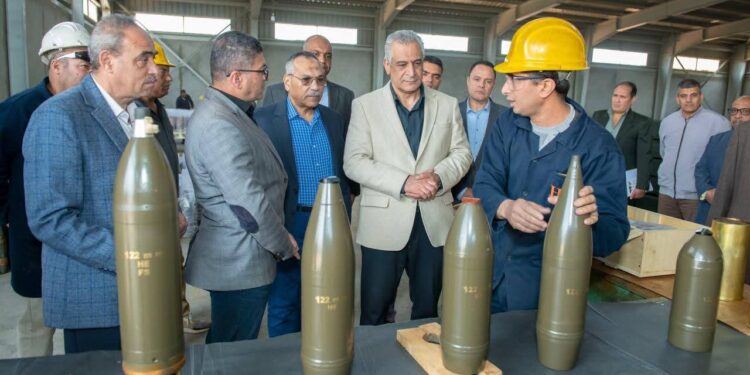 وزير الدولة للإنتاج الحربي: صرف مكافآت ودراسة مقترحات تطوير خطوط الإنتاج خلال جولة مفاجئة بشركات حلوان