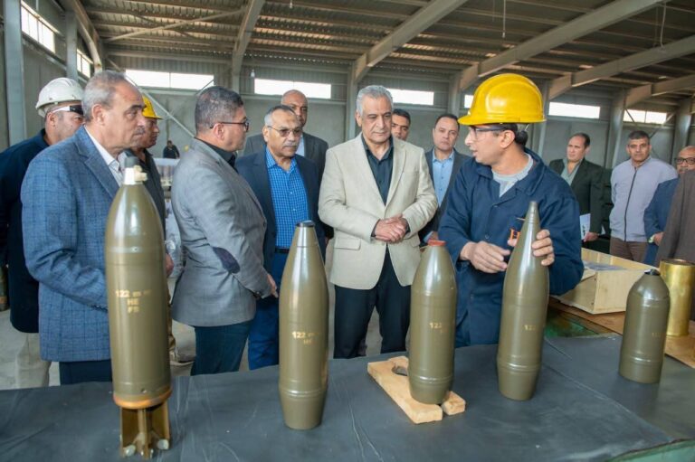 وزير الدولة للإنتاج الحربي: صرف مكافآت ودراسة مقترحات تطوير خطوط الإنتاج خلال جولة مفاجئة بشركات حلوان