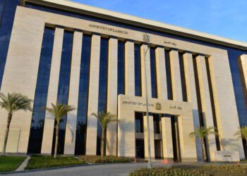 وزير العمل: ترسيخ مبادئ السلامة والصحة المهنية أولوية لحماية العاملين وضمان استقرار بيئة العمل