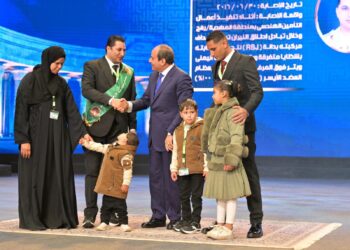 الرئيس السيسي يؤكد وفاء مصر لشهدائها ويجدد العهد بالدفاع عن الوطن