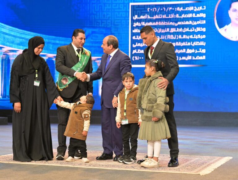 الرئيس السيسي يؤكد وفاء مصر لشهدائها ويجدد العهد بالدفاع عن الوطن