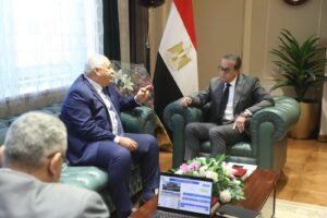 وزير الصحة يبحث مع محافظ مطروح استعدادات إدراج المحافظة بمنظومة التأمين الصحي الشامل