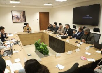 نائب وزير الصحة تعقد اجتماعًا مع اللجنة القومية لتأمين وسائل تنظيم الأسرة