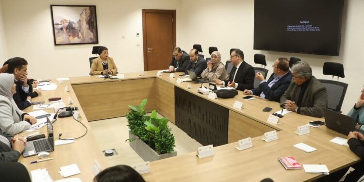 نائب وزير الصحة تعقد اجتماعًا مع اللجنة القومية لتأمين وسائل تنظيم الأسرة