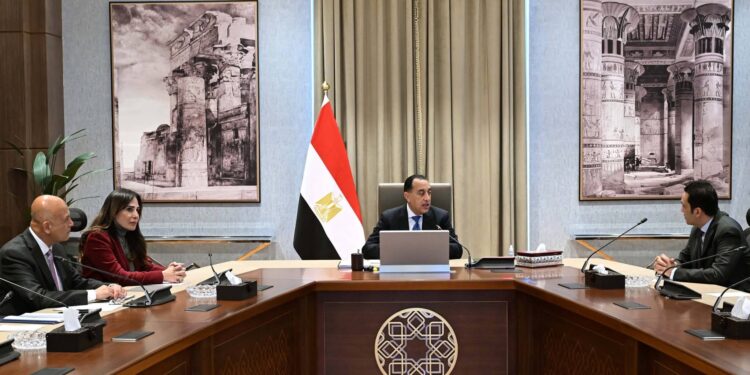 رئيس الوزراء يتابع الموقف التنفيذي لمشروعات شركة “سكاتك” النرويجية بمصر