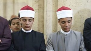 أستاذ بجامعة الأزهر يبدي رأيًا مُخالفًا لإمامة التوأمين في الجامع الأزهر