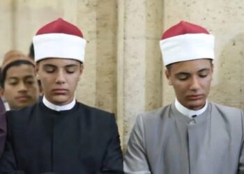 أستاذ بجامعة الأزهر يبدي رأيًا مُخالفًا لإمامة التوأمين في الجامع الأزهر