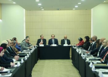 الصحة تبحث توطين صناعة اللقاحات لتحويل مصر إلى مركز إقليمي للتصنيع والتصدير