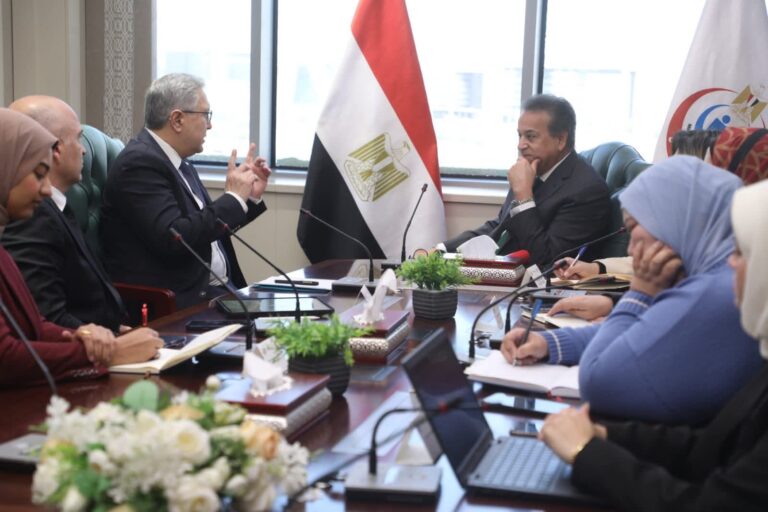 وزير الصحة يبحث مع شركة عبدي إبراهيم التركية فرص تعزيز صناعة الدواء والاستثمار في مصر