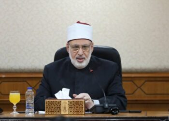 وكيل الأزهر يعزي والد الطالب محمد عجمي الذي وافته المنية عقب إمامته للمصلين في صلاة التهجد