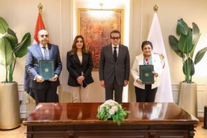 وزيرا الصحة والتنمية المحلية يشهدان توقيع بروتوكول تعاون لدعم الاستراتيجية الوطنية