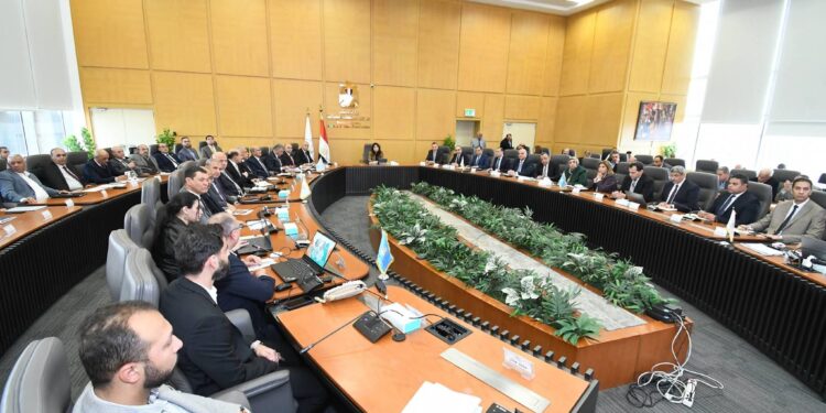 وزيرة الإسكان تشدد على الالتزام بالجداول الزمنية لمشروعات حياة كريمة