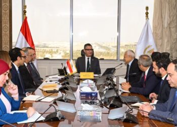 التموين تبحث تطوير الرقابة الرقمية على الأسواق