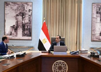 مدبولي يتابع تأمين احتياجات مصر من المواد البترولية