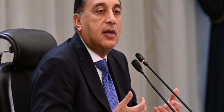 رئيس الوزراء يهنيء وزير الخارجية بمناسبة يوم الدبلوماسية المصرية