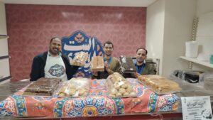 التضامن : منفذ «البيت المصري» بالعاصمة الإدارية يواصل توفير الوجبات الجاهزة ونصف المطهية للعاملين استعداداً لعيد الفطر 
