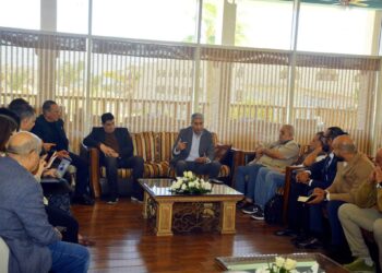 وزير السياحة يلتقي بأعضاء غرفة الغوص بشرم الشيخ لبحث سبل تطوير نشاط الغوص