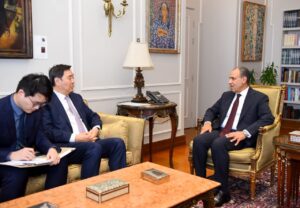 مصر والصين تبحثان تطورات الشرق الأوسط وتعزيز الشراكة الاستراتيجية