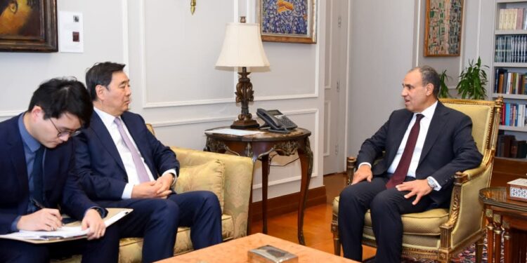 مصر والصين تبحثان تطورات الشرق الأوسط وتعزيز الشراكة الاستراتيجية