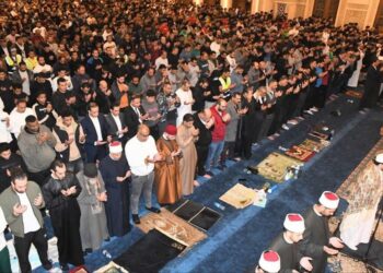 وزير الأوقاف يشهد صلاة التهجد في ليلة الـ٢٧ من رمضان بمسجد العلي العظيم بألماظة