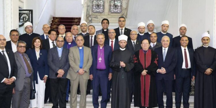 وزير الأوقاف يستقبل رئيس الطائفة الإنجيلية بالمجلس الأعلى للشئون الإسلامية للتهنئة بعيد الفطر المبارك