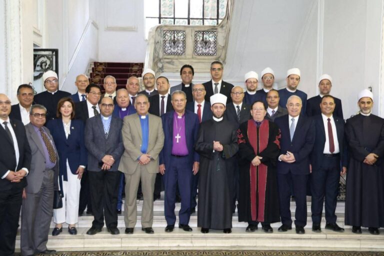 وزير الأوقاف يستقبل رئيس الطائفة الإنجيلية بالمجلس الأعلى للشئون الإسلامية للتهنئة بعيد الفطر المبارك
