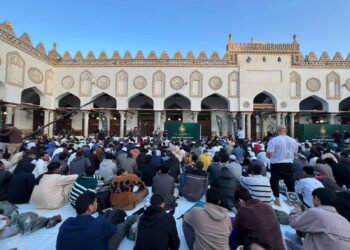 لليوم السابع والعشرين.. الأزهر يواصل موائد الإفطار الجماعي بـ10 آلاف وجبة يوميًا