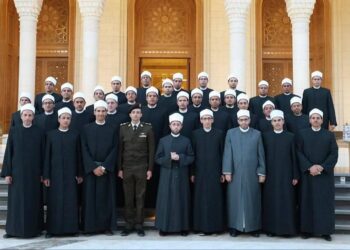 وزير الأوقاف يلتقي بحملة الدكتوراه الملتحقين بالأكاديمية العسكرية